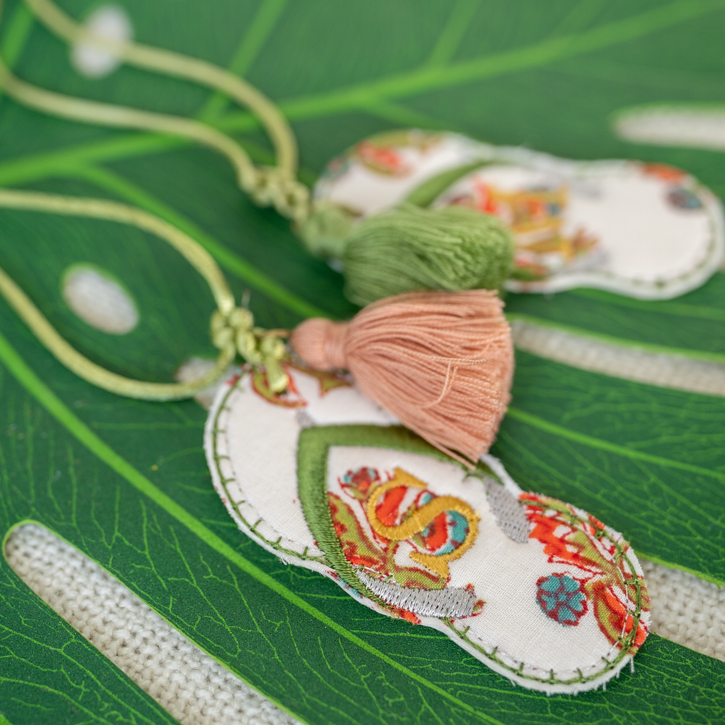 Slipper key felt chain